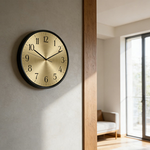 Horloge murale en métal de luxe avec cadre en fer brossé doré, 12 pouces, à quartz, pour boutique de détail, salon, spa - Product Image 2