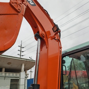 Mini-excavatrice hydraulique sur chenilles Doosan DX55-9C de 5,5 tonnes, petite pelle pour la construction, la ferme et le jardin - Product Image 4