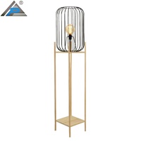 Lampadaire LED design industriel moderne, beige naturel, pieds trépieds en fer noir et bois, rotin tressé, base E27, étanche, haute luminosité