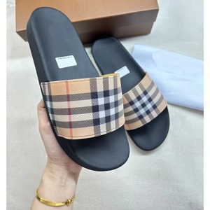 High-quality Men's and Women's Summer Outdoor <b>Slippers</b> with Anti-slip Breathable & Waterproof Features. Trendy Slip-on Shoes - Product Image 3