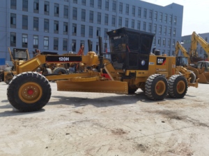 รถเกรดเดอร์ CAT 120H 12 ตัน มือสอง นำเข้าจากญี่ปุ่น พร้อมใช้งานในคลังสินค้า เหมาะสำหรับงานก่อสร้างถนน - Product Image 6