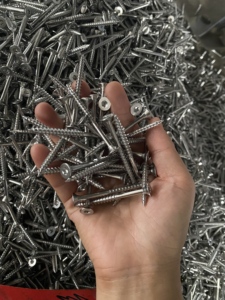 สกรูหัวแบนรูปไข่แบบ Torx ขนาด 3 นิ้ว สแตนเลส SS304 สำหรับงานเด็ค คลาส 8 เมตริก สกรูเกลียวปล่อยสำหรับไม้ - Product Image 5