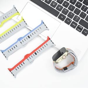 Correa de Reloj Deportiva de Silicona con Hebilla Cuadrada y Borde Color Diamante, Compatible con Apple Watch Series 1-9 - Product Image 2