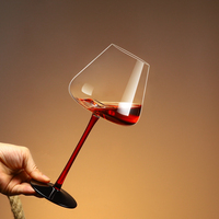 Cravate noire de haute qualité verre à vin personnalisé vente chaude cristal rouge élégant gobelet de mariage minimaliste élégant Logo matière plastique