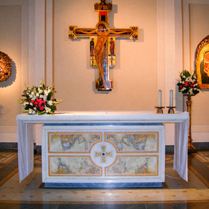 Autels en marbre sculptés à la main pour l'église à vendre - Product Image 1