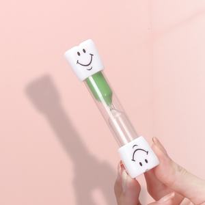 Toptan Özel Logolu Renkli Modern El Yapımı Mutfak Çocuk Oyuncağı Gülen Yüzlü Plastik Kum Saati 3 Dakika Zamanlayıcı ile - Product Image 6