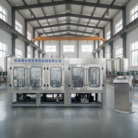 Chaîne de production d'eau minérale en bouteille PET 3-en-1 haute vitesse 12000 BPH (rinçage, remplissage, bouchage) pour usine complète