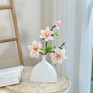 Arreglo de Flores Artificiales de Magnolia, Hecho a Mano con Seda, Decoración Moderna para el Hogar, Accesorios para Bodas - Product Image 3