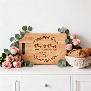 Tagliere in bambù unico con incisione laser fatta a mano, <span class=keywords><strong>regalo</strong></span> di anniversario di matrimonio per coppia, signore e signor, sposi - Product Image 4