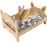 Lit pour lapin en bois 2-en-1 avec tapis doux gris étoilé, montage facile, base surélevée durable pour petits animaux