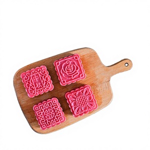 DIY Hand Pressure Flower Decoration <b>Tools</b> for Baking Large Square 100g Plastic Disposable Dishwasher <b>Safe</b> Spatulas - Product Image 2