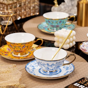 <span class=keywords><strong>Set</strong></span> di tazze da caffè in porcellana color smalto oro puro personalizzabile per feste 24K con il massimo dell'artigianato di Jingdezhen - Product Image 2
