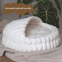 Lit pour chat en fourrure de lapin en gros, grand nid ovale en forme de coquille avec design épaissi pour la chaleur hivernale, parfait pour les petits animaux