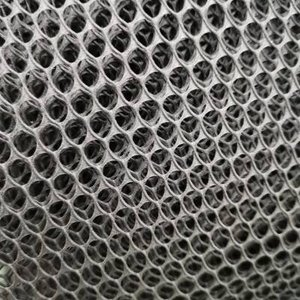 Géogrillage pour la végétation : Prévient l'érosion du sol, offre une robustesse et des performances supérieures, adapté à une large gamme de pentes - Product Image 5