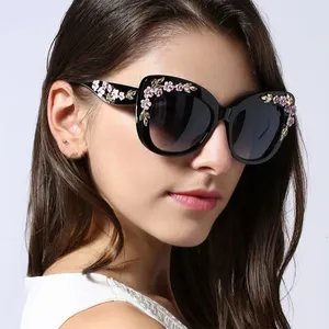 2024 Rose Fancy Decorative Eyewear Fashion Retro Design Flower Sunglasses Women Vintage Metal Pink Flores Cat Eye Sun Glasses