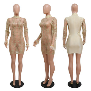 ชุดเดรสแฟชั่นสำหรับคลับชุดเดรสเข้ารูปขนนกสีเลื่อมพิมพ์ลายเซ็กซี่ดีไซน์ใหม่ - Product Image 4