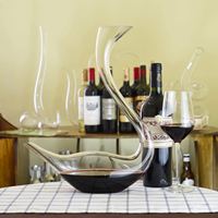 XC Glass ware Hot Selling Dreieckige Pyramiden form Mund geblasen Rotwein glas Dekan ter Für Hotel Restaurant Fest