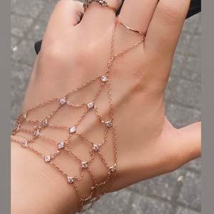Commercio all'ingrosso di alta qualità bracciale a catena con zircone per donna gioielli regalo in acciaio inox Sahmeran catena a mano braccialetto schiavo - Product Image 6