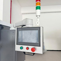 Presse à rivets d'atelier à réglage automatique de la pression avec commutation des modules supérieur et inférieur