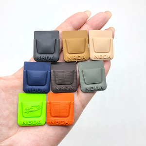 Nhà máy tùy chỉnh nổi Debossed Logo Silicone cao su PVC 3D mềm cao su các bản vá lỗi nhãn cho hàng may mặc - Product Image 6