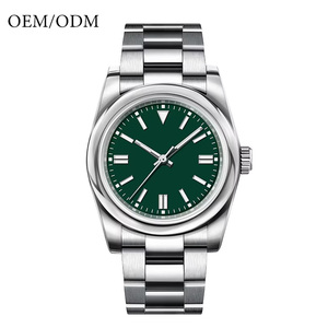 Reloj de Acero Inoxidable con Logotipo Personalizado OEM y ODM, Unisex, Resistente al Agua, Movimiento de Cuarzo de Lujo, Diámetro de Esfera de 43 mm - Product Image 3