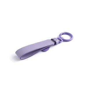 Llaveros de Moda Color Morado, Llavero Personalizado de Cuero PU con Nombre y Pequeño Colgante - Product Image 5