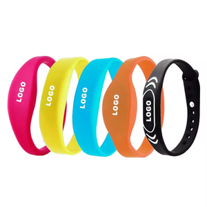 Programable RFID NFC Pulsera de silicona Impermeable 1K ISO14443A <span class=keywords><strong>MF</strong></span> 13,56 MHz Pulsera de goma para uso en el gimnasio - Product Image 2