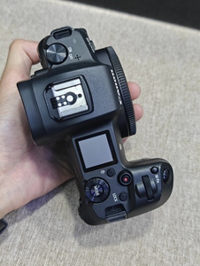 Cámara EOS R sin Espejo 99% Nueva con Video 4K y Autoenfoque - Product Image 3