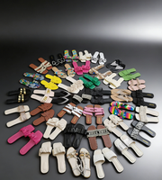 Sandales plates populaires pour femmes, tongs tendance en solde, tongs de marche décontractées, styles variés expédiés aléatoirement