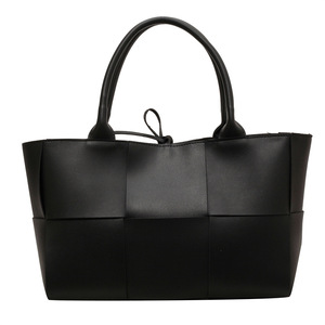 Bolso Tote Tejido de Moda para Mujer, Impermeable, de PU, Pequeña Capacidad, con Correa Ajustable y Cadenas, Minimalista, Moderno, para Uso Diario - Product Image 6