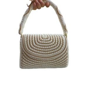 Pochette perlée au design moderne le plus tendance Sac à main de soirée pour femmes disponible au meilleur prix pour l'exportation - Product Image 1