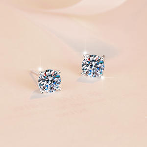 Dropshipping Fashionable S925 <b>Silver</b> <b>Earrings</b> <b>for</b> <b>Women</b> 1/2/0.5CT VVs1 Moissanite with Four Claws Cut White <b>Studs</b> - Product Image 3