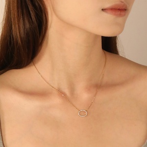 عقد بدلاية مستدير أنيق من الفولاذ المقاوم للصدأ مرصع بالزركون المتقاطع بسعر الجملة - Product Image 5