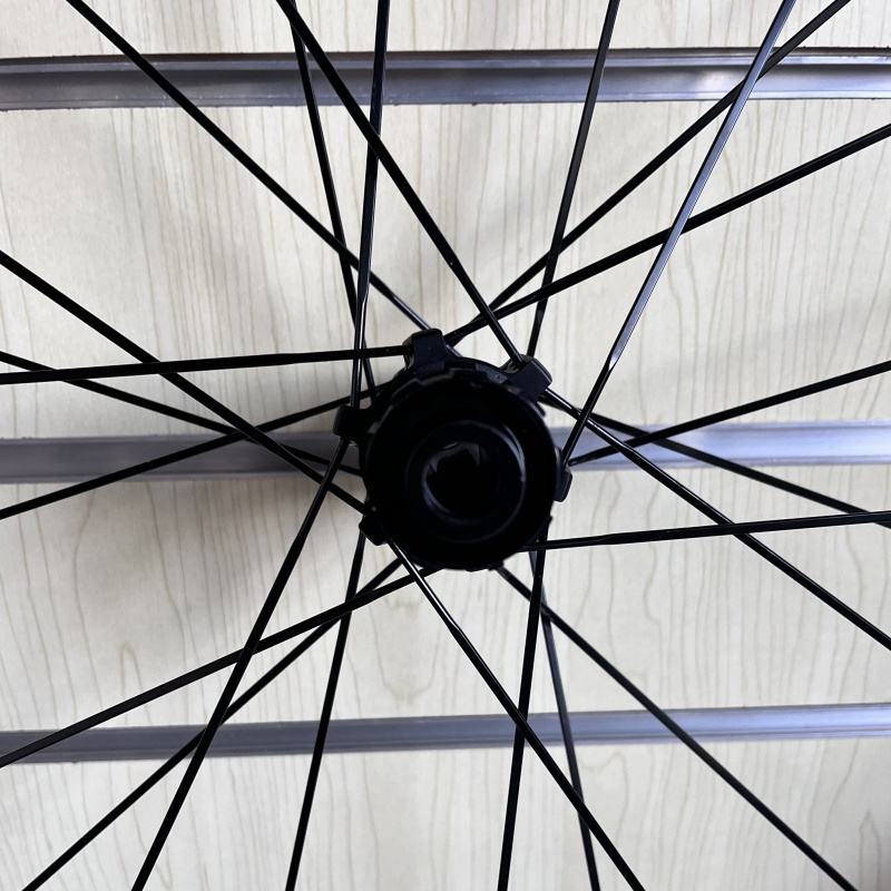 Retrospec Carbon Fiber 700C Road Bike Wheelset with Disc Brake - Wavy ...