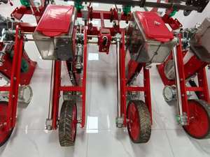 Semoir à graines multi-grains à 4 rangs pour le maïs, le maïs à maïs et les haricots avec engrais, équipement de plantation agricole à haute efficacité - Product Image 4