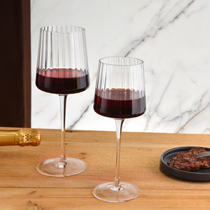 Copa de vino acanalada con diseño único, COPA DE AGUA Y vino elegante, copa de cristal transparente, copa de vino y agua con un diseño único - Product Image 5