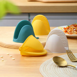 Gants de <span class=keywords><strong>cuisine</strong></span> <span class=keywords><strong>anti</strong></span>-brûlure en silicone résistant à la <span class=keywords><strong>chaleur</strong></span> avec pince pour marmite à soupe Gants papillon à pois antidérapants pour <span class=keywords><strong>Amazon</strong></span> de qualité alimentaire - Product Image 1