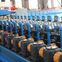 Máquina de Conformado de Láminas Corrugadas de Acero Galvanizado para Techos Ondulados, con Estructura de Soporte Industrial Resistente y Accionamiento por Caja de Engranajes