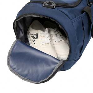 Sac de sport multifonctionnel de grande capacité avec poche pour chaussures, sac de voyage pour homme et femme, deux poignées, décoration à pompon - Product Image 6