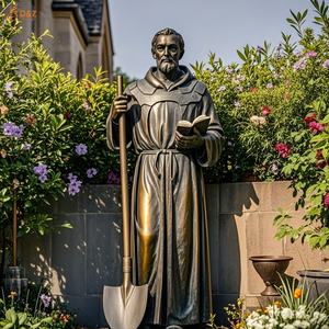 Iglesia Católica decoración de jardín al aire libre latón fundido tamaño real sosteniendo Pala y <span class=keywords><strong>Biblia</strong></span> jardineros patrón Saint St Fiacre estatua de bronce - Product Image 4