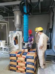 Poignée de levage à ventouse pour bouteille d'eau de 19 litres avec tube à vide pour manipulation à distance - Product Image 3