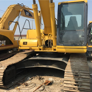 Excavadora Usada Komatsu PC220-6 de Calidad Confiable, Recién Llegada, Diseño Original, Entrega Rápida - Product Image 1