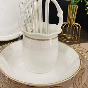 Grosir keramik 4 potong <span class=keywords><strong>set</strong></span> piring makan siang, <span class=keywords><strong>set</strong></span> peralatan makan porselen berbingkai emas Nordik gaya sederhana - Product Image 4