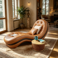Chaise longue design en fibre de verre en forme de S, revêtement en cuir capitonné, chaise de loisirs ergonomique incurvée en FRP pour villa