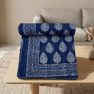 Cubrecama Kantha con Estampado a Mano Indio, 90x108 Pulgadas, Diseño de Hojas Indigo, Colcha de Algodón para Cama Doble, Cubrecama Hecho a Mano - Product Image 1