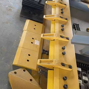 أسنان دلو جديدة للودر الأمامي مقاس 18 و20 و30 و50 و60، أسنان دلو الحفار، قطع غيار آلات البناء للودر ذو العجلات - Product Image 1