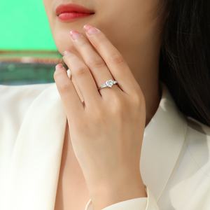 白色三石含金石戒指，带GRA证书结婚订婚承诺戒指S925镀铑银戒指 - Product Image 6