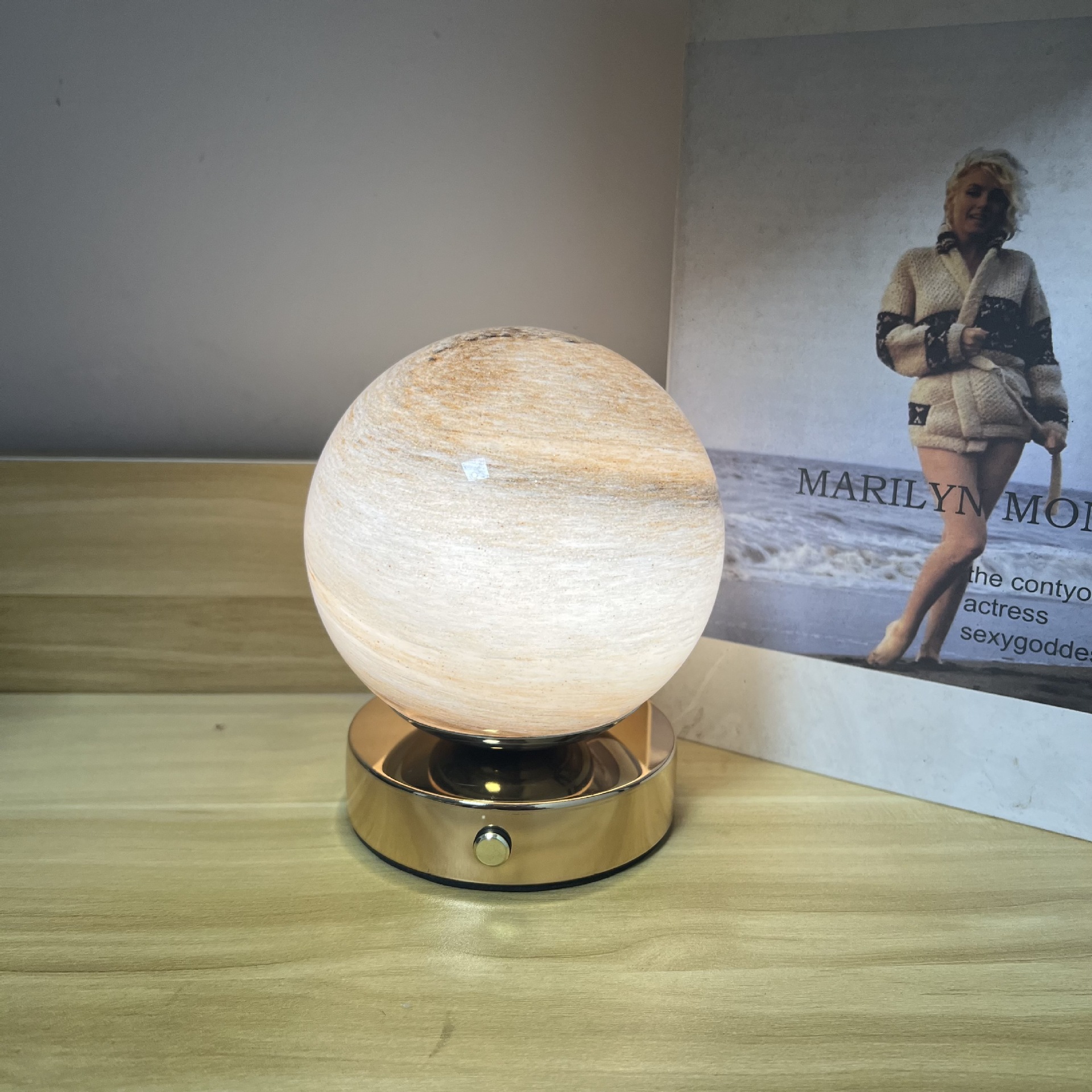 C-120mm Creative Planet veilleuse