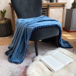 Couverture en flanelle adaptée au canapé et au lit confortable d'origine avec frange à pompons - Product Image 2