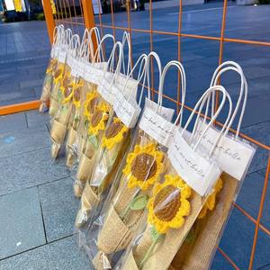 Ramo de Girasoles de Flores Artificiales de Ganchillo Hechas a Mano, Decoración Floral, Regalo - Product Image 4